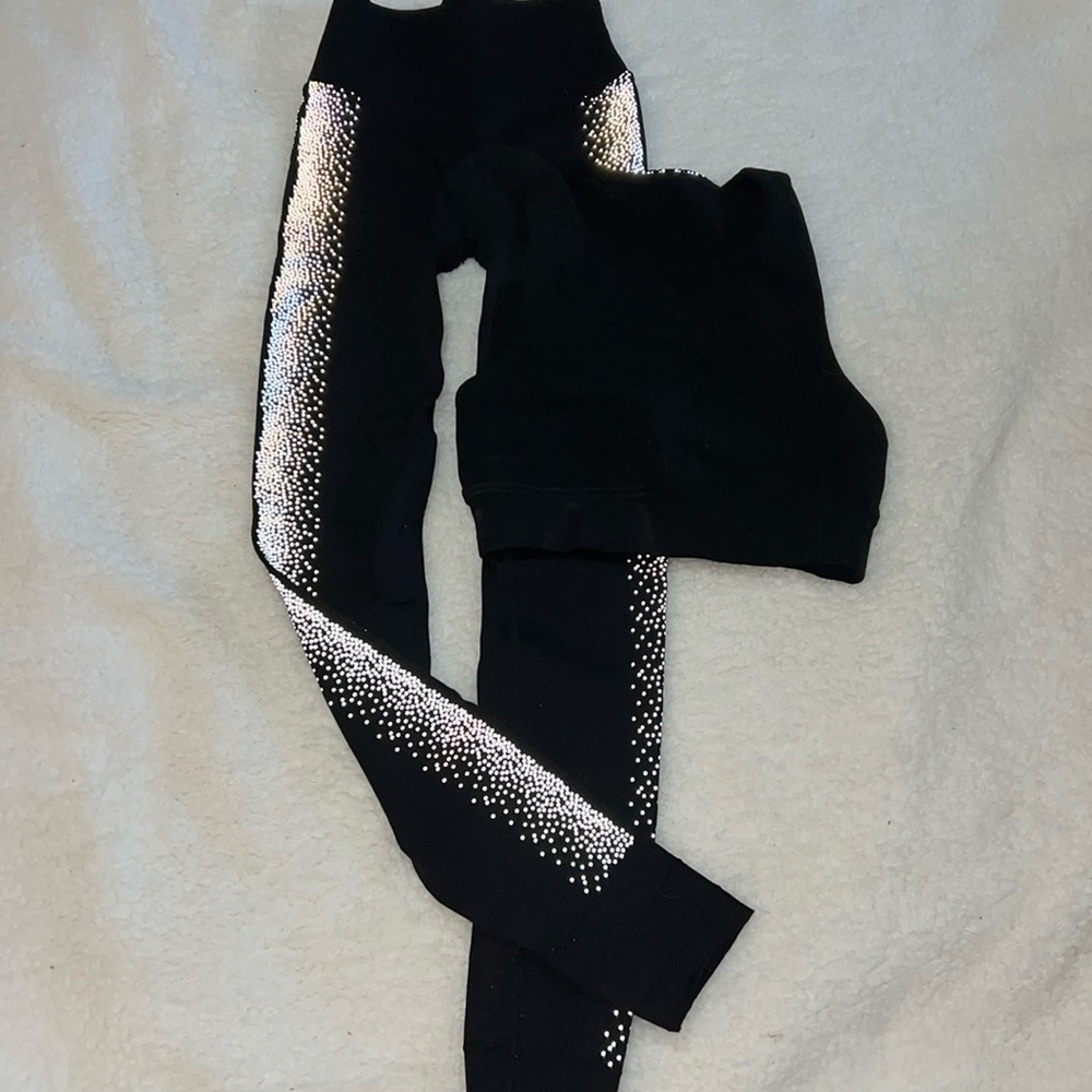 Fabletics leggings and sports bra set
